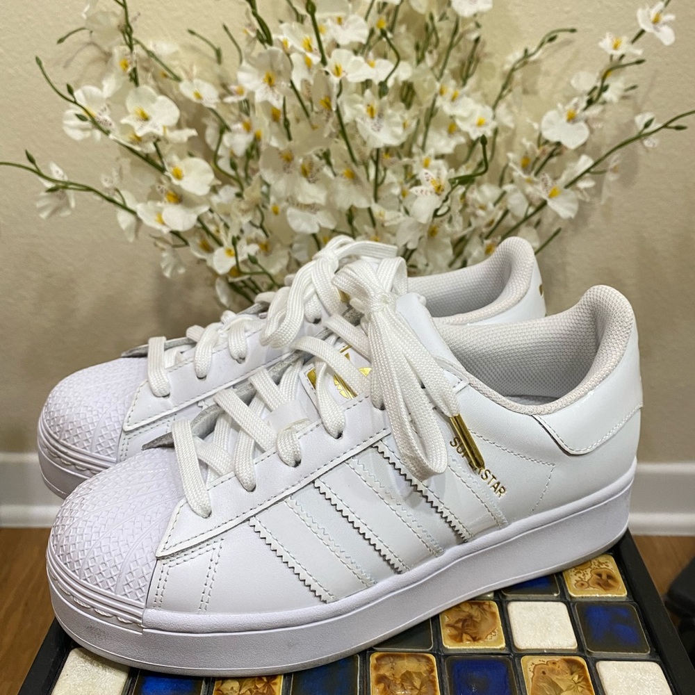 SUPERSTAR ADIDAS SNEAKERS